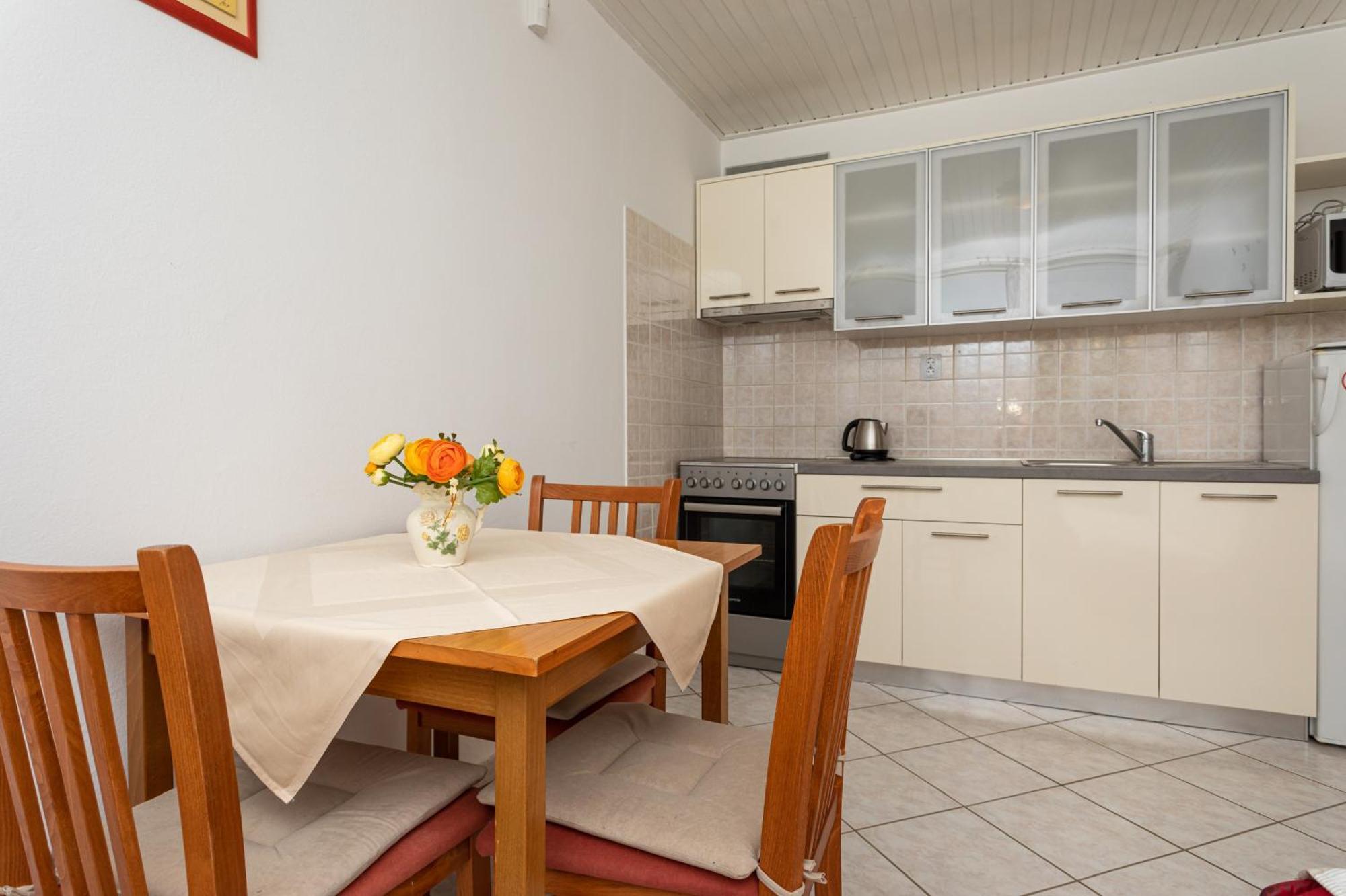 Apartments Villa Ana Krk Town Habitación foto